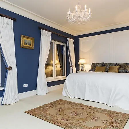 Luxury Tinakilly
